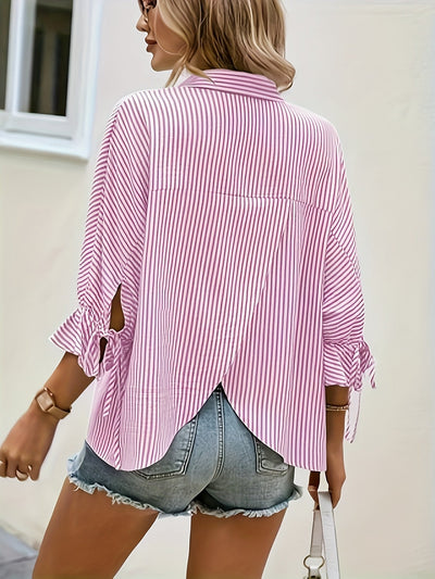 Camilla | Stripete bluse med v-hals og knyting