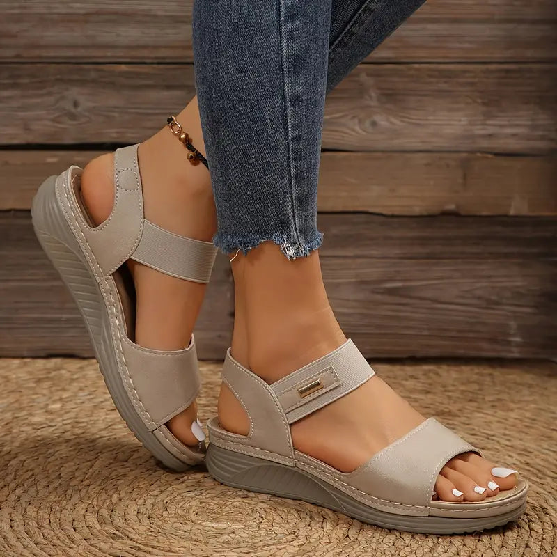 Carmen | Elegante sommersandaler med kilehæl