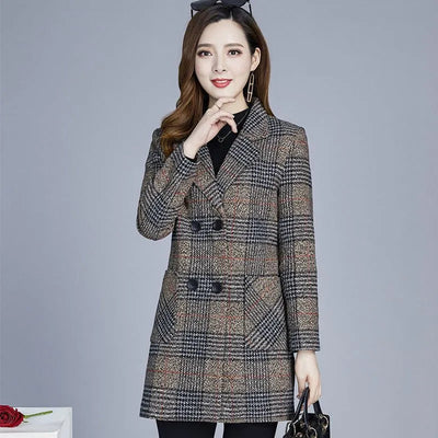 Dorothy | Elegant lang blazer dame med rutemønster