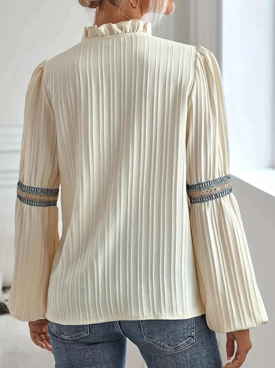 Felicia | Vintage-bluse med volangkrage og broderier