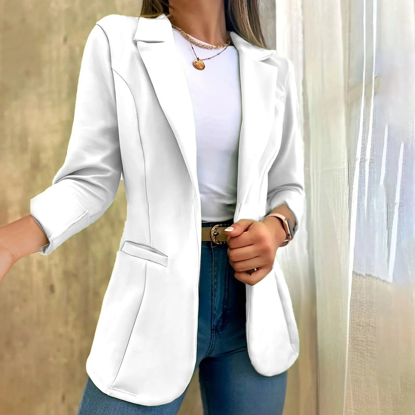 Irene | Svart blazer med moderne snitt