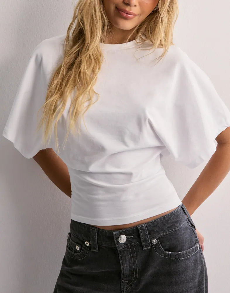 Jasmine | Trendy topp med vide ermer for enhver anledning
