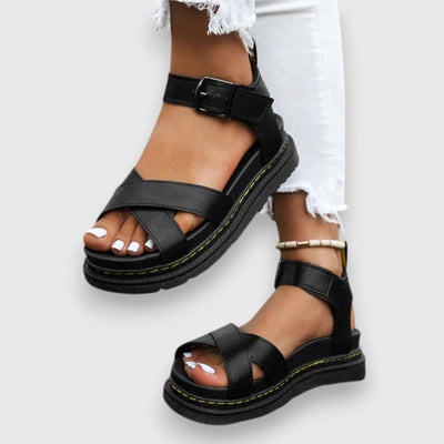 Mia | Sporty sandaler med elegant design