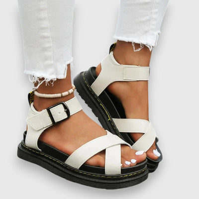 Mia | Sporty sandaler med elegant design