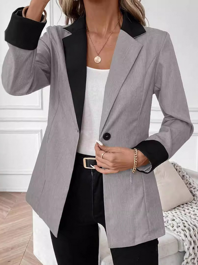 Sofia | Elegant svart blazer med kontrastdetaljer