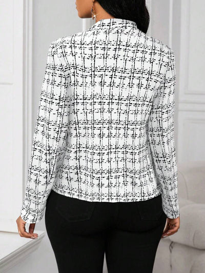 Theresa | Elegant svart blazer med unik halsutsparing